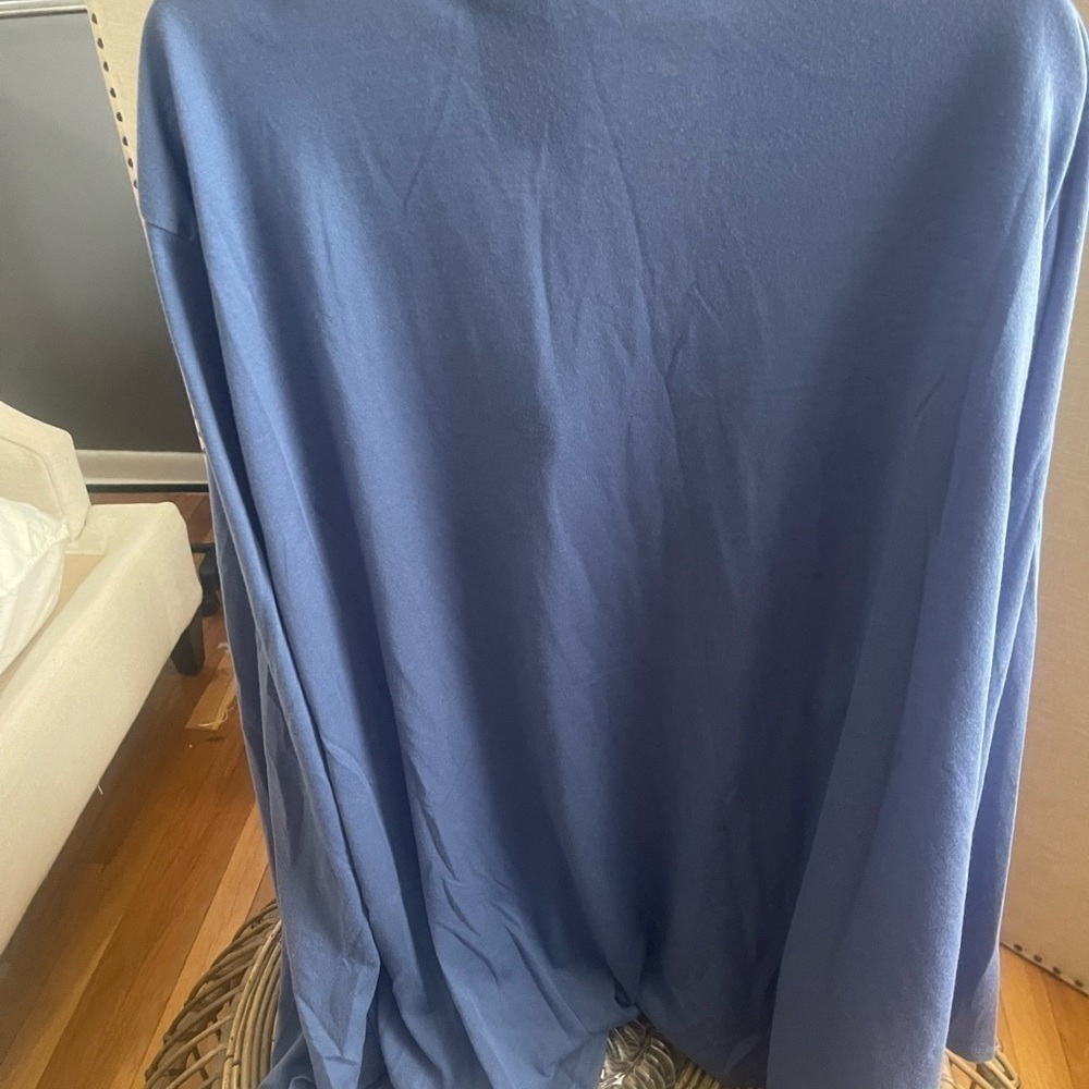 Blue with print look like a two piece has metal pieces size 4x - Picture 3 of 5
